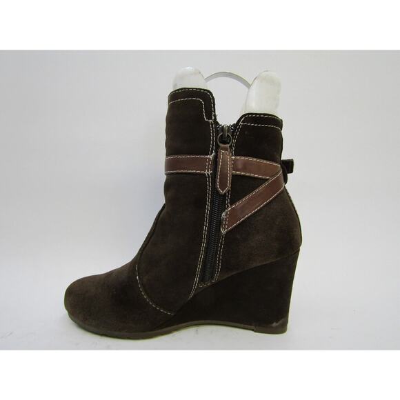 Tommy Hilfiger Womens Sz 6 M Brown Suede Wedge Buckle Ankle Fashion Boot Booties - Picture 2 of 11
